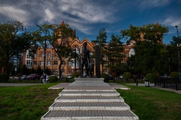 Памятник Пограничнику с собакой г. Благовещенск