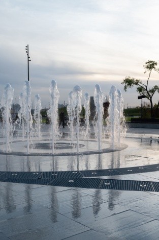 Аллея фонтанов на площади Ленина г. Благовещенск