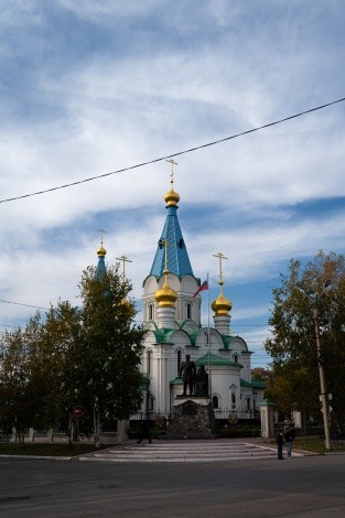 Памятник Муравьеву-Амурскому и митрополиту Иннокентию, Рёлочный переулок, 15, г. Благовещенск